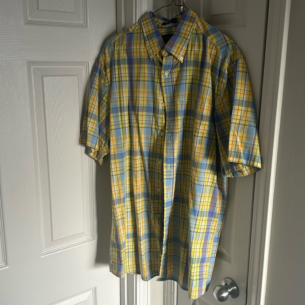 Men’s Casual Button-Down Shirt